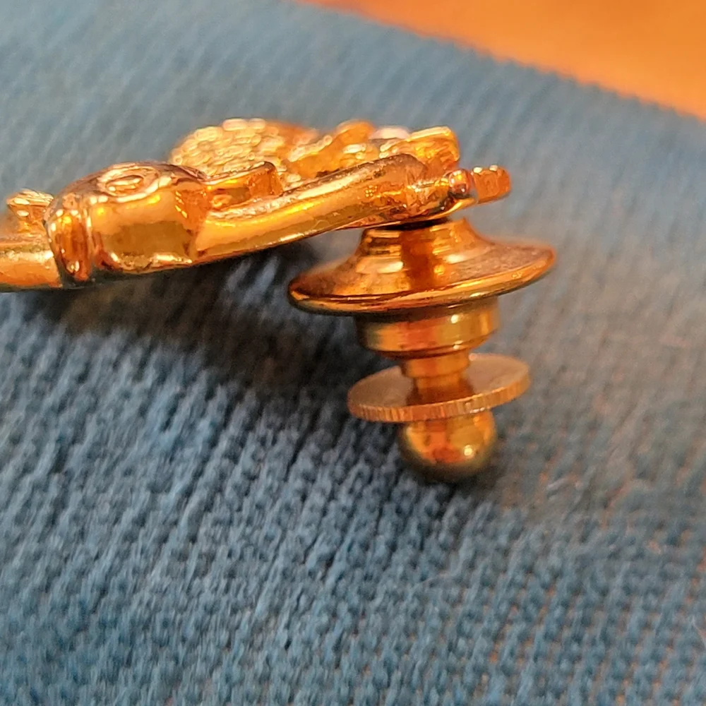 Vintage (?) Pisces Tie Tack ~ Lapel Pin ~ Unisex ~ 2 Fish ~ Gold Tone ~ FINAL!